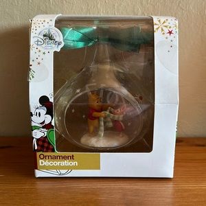 Disney Store 2017 Winnie the Pooh and Piglet Ornament